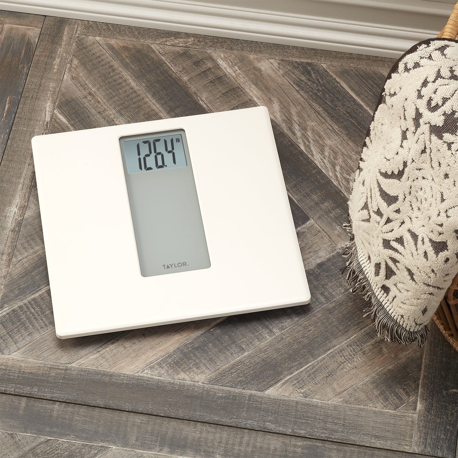 Báscula digital para baño en color blanco y gris