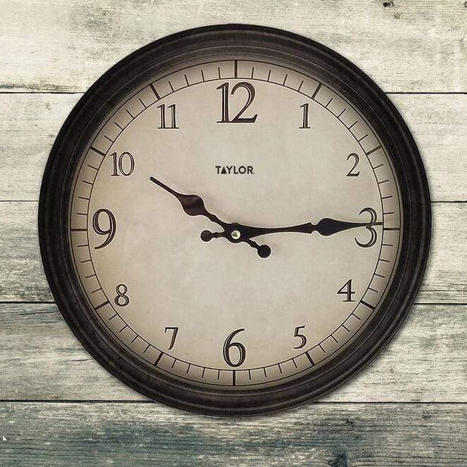 Reloj de metal de 18,5" con acabado antiguo